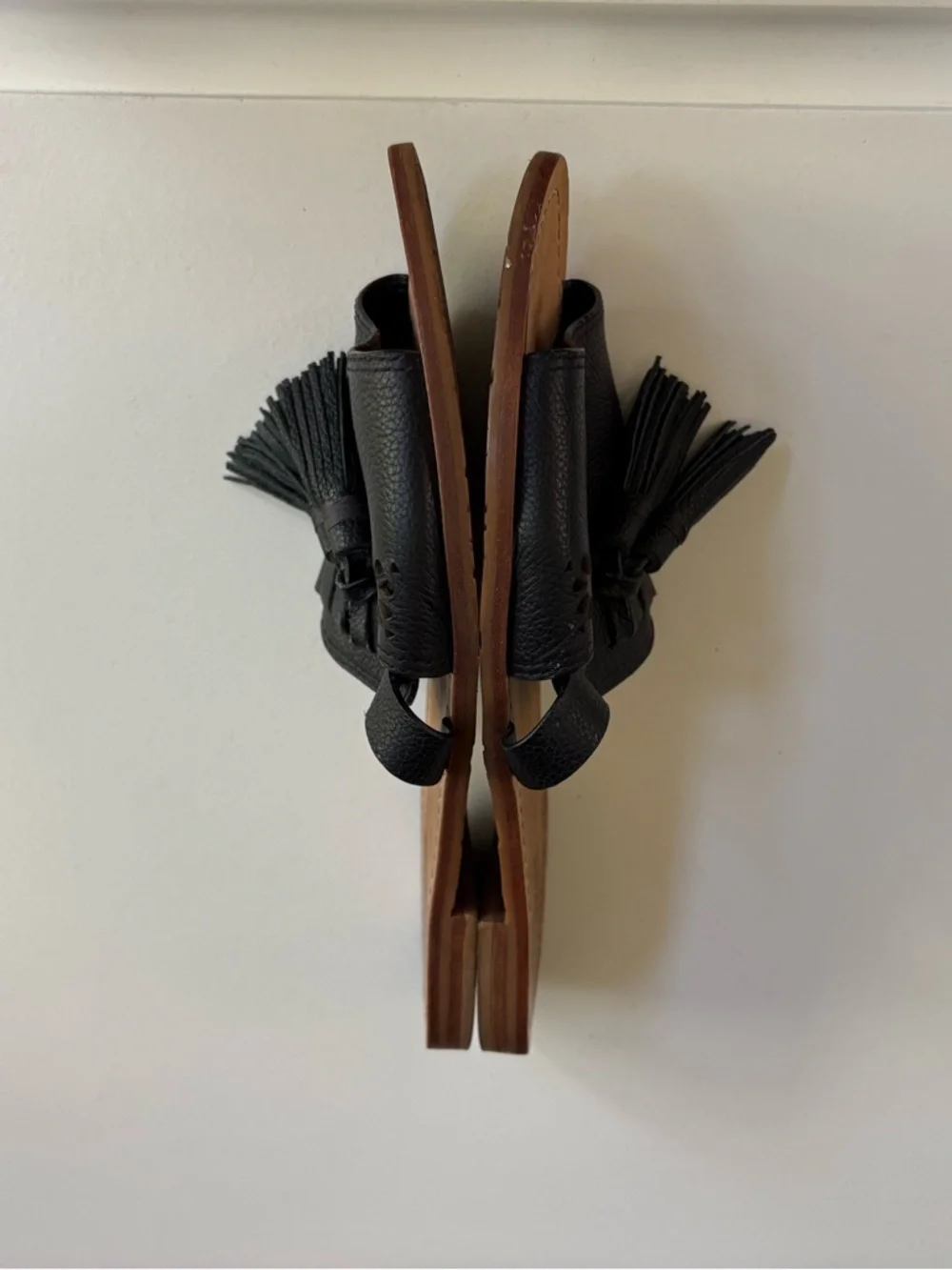 Kate Spade Claire Leather Boho Tassle Sandals 7.5 Festival